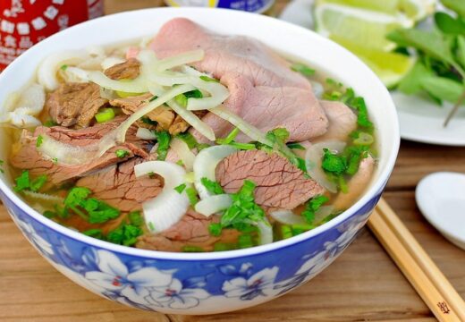 Phở Bò Hà Nội: Tinh Hoa Ẩm Thực Qua 5 Món Bún Đặc Sắc Miền Bắc